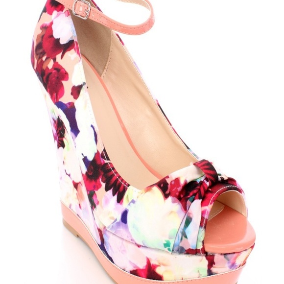 👀 Floral Wedge Sandal - Picture 5 of 6
